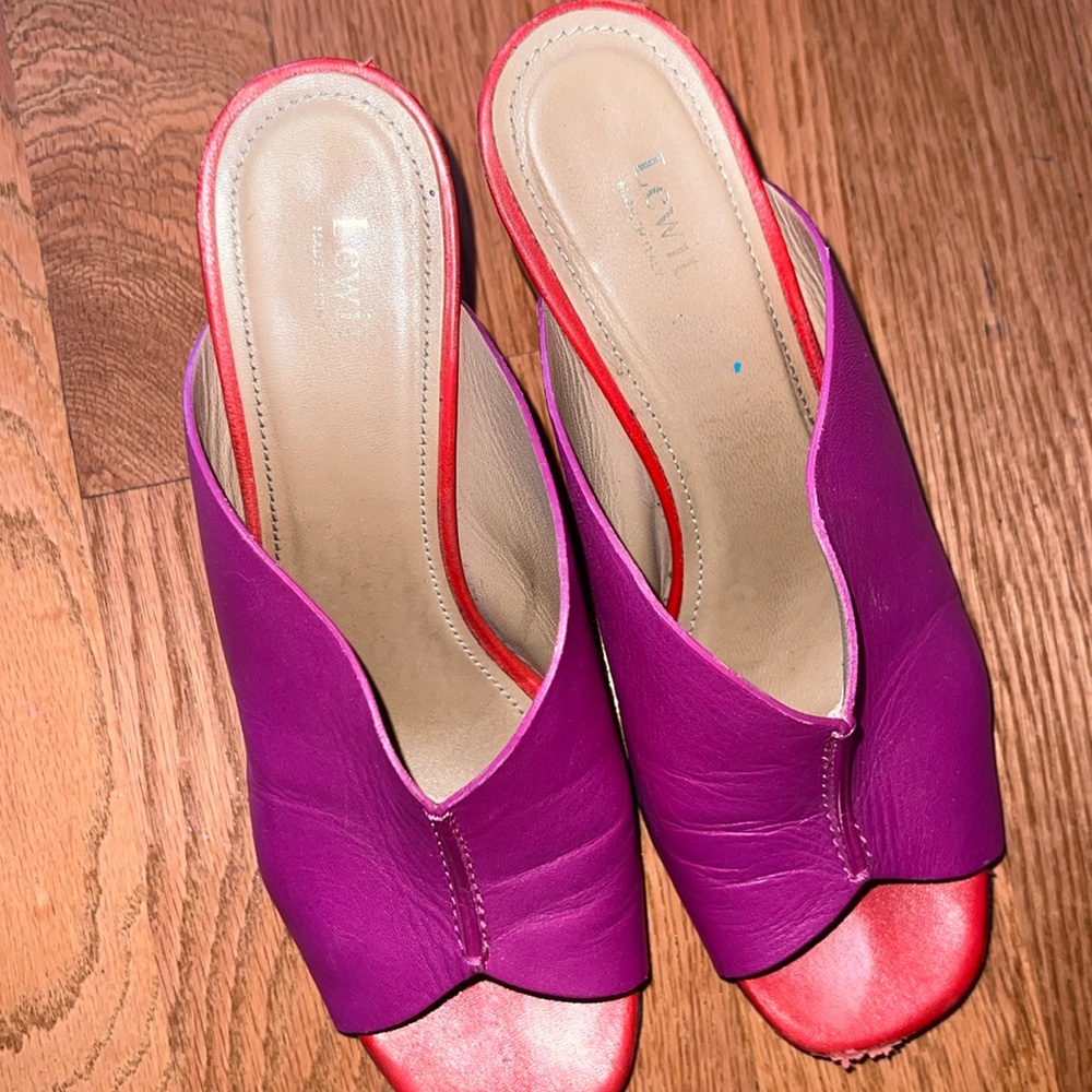 Lewit shoes - two different colors